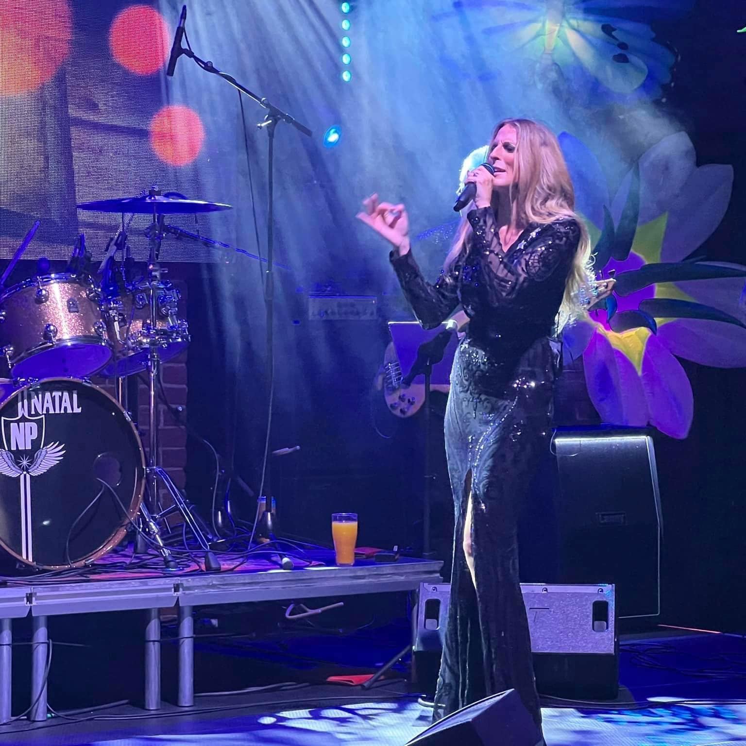 Leanne Love as Celine Dion - Image 5