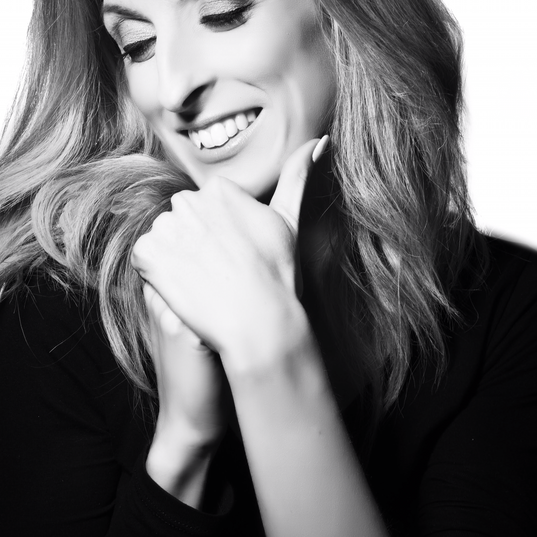 Leanne Love as Celine Dion - Image 14