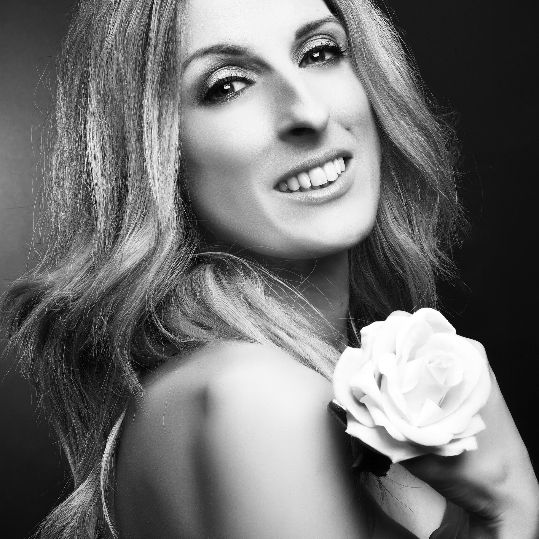 Leanne Love as Celine Dion - Image 17