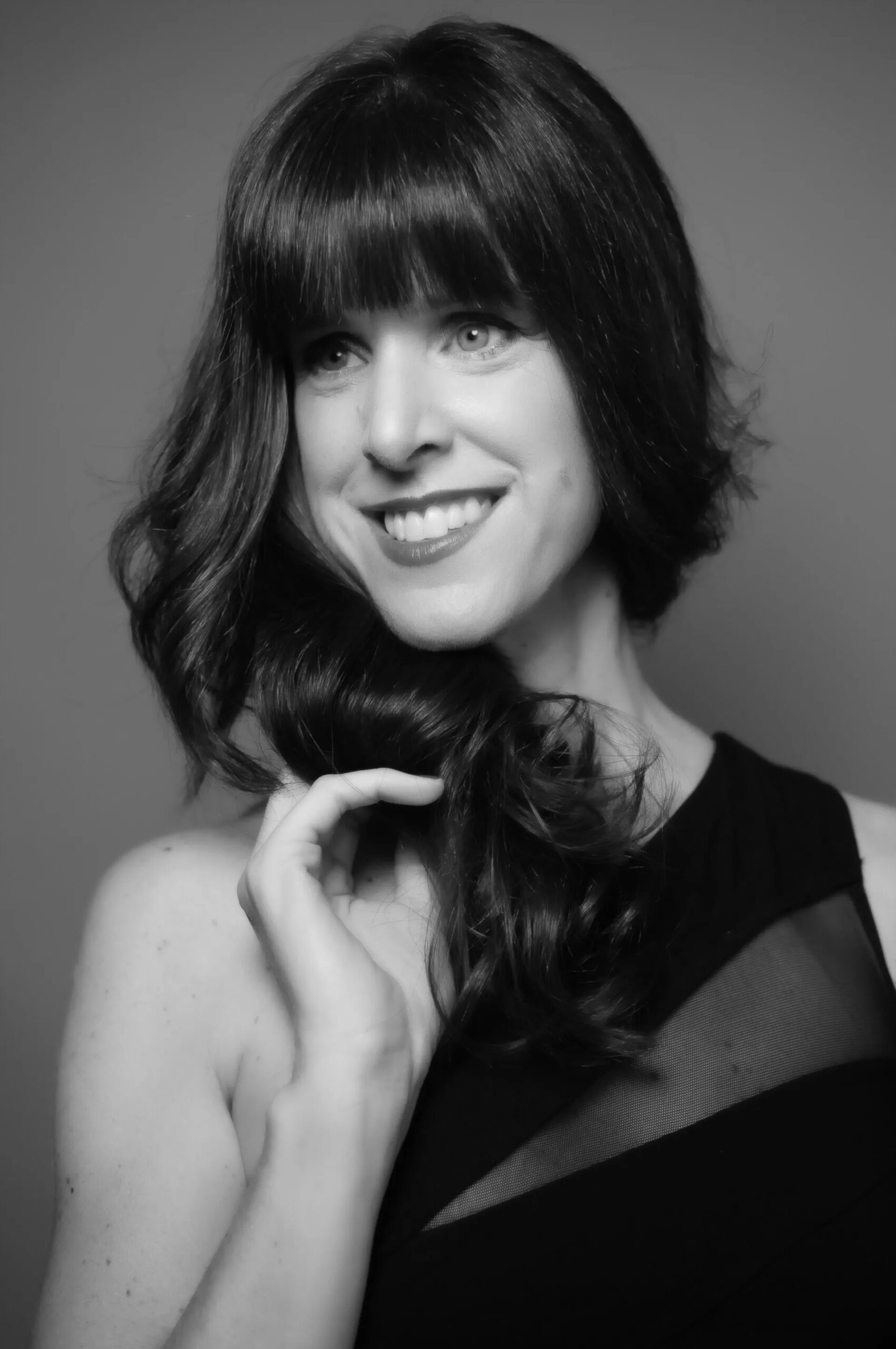 Vanessa - Singer/Pianist